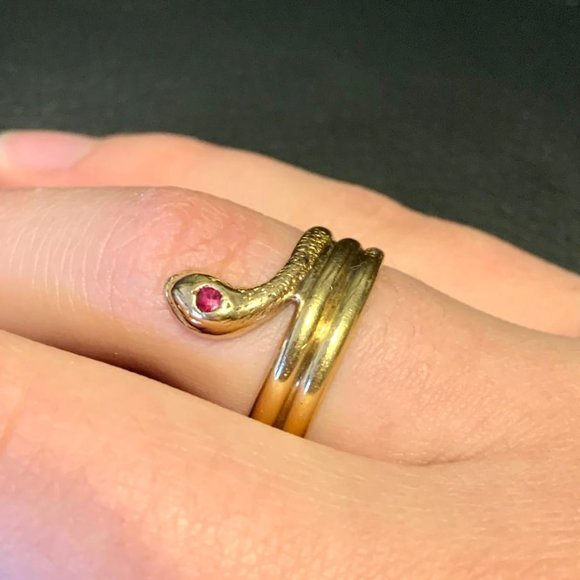 Antique Victorian Snake Ring, Yellow Gold and Ruby - Picture 5 of 5